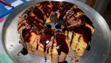 Bolo de beterraba com cobertura de chocolate