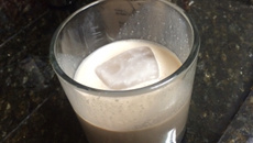 Bebida tipo Amarula com vodka