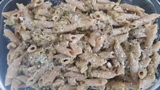 Penne ao molho de abobrinha cremosa