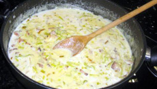 Nhoque de mandioquinha salsa com molho de alho poró