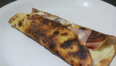 Panqueca de frios com molho branco