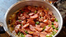 Fava com tudo dentro