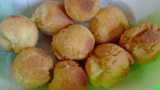 Bolinhos fritos de leite condensado