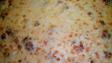 Espaguete com carne moída e requeijão