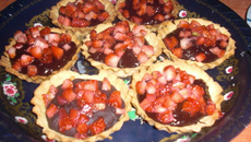 Tortinha de morango com chocolate