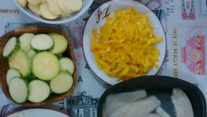 Filé de tilápia com legumes