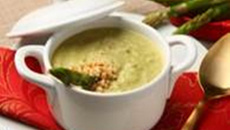 Creme de aspargos com nozes