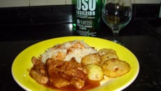 Bife Chorizo ao Molho Madeira com Batatas Salteadas