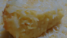 Bolo cremoso de milho verde