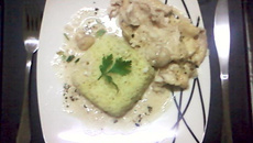 Filé de frango ao molho de vinho branco