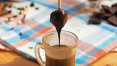 Chocolate quente no palito