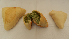 Esfiha de ricota com espinafre