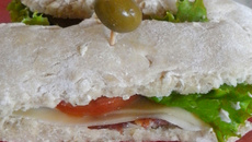 BLT (bacon,lettuce and tomate)