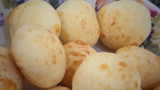 Pão de queijo mineiro superfácil