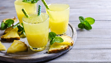 Caipirinha de abacaxi