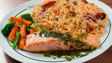 Salmão ao Molho Pesto