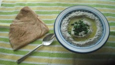 Pasta de berinjela com tahine (babaghanouj)