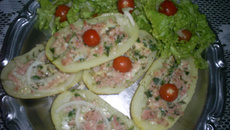 Batata recheada de presunto e mussarela