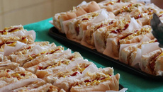 Cachorro quente para 200 pessoas