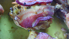 Coxa de frango com bacon