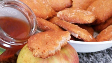 Cookies de maçã com mel e essência de morango