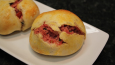 Pão de batata recheado