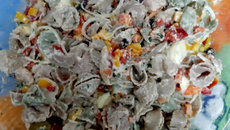 Salada de macarrão integral