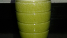 Suco de couve com laranja e banana