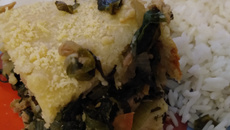 Torta de escarola com atum
