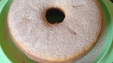 Bolo de bolinho de chuva com canela