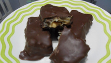 Chocolate caseiro recheado de amendoim