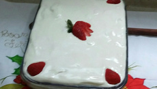 Pavê de bombom e morango