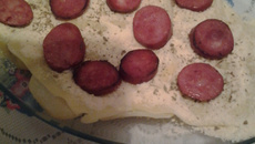 Batata assada com queijo parmesão e linguiça portuguesa