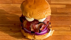 Hambúrguer com Bacon na Grelha