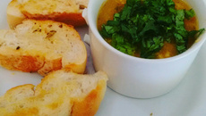 Sopa de macaxeira com charque