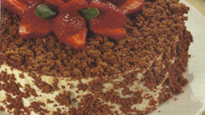 Bolo do amor de morango