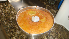 Bolo úmido de laranja