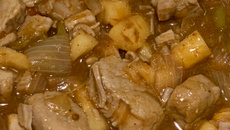 Filé suino agridoce com abacaxi