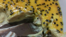 Mousse de maracujá com chocolate