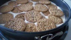 Bolo bolacha maria de caramelo