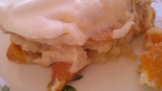 Pavê de pêssego com bolacha de champanhe