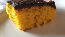 Bolo de cenoura com laranja