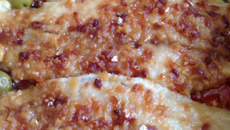 Peixe com creme de cebola