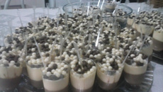 Tacinha de mousse de chocolate e maracujá