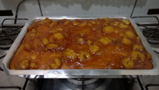 Bolo caramelizado de banana