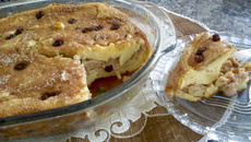 Torta de banana, passas e canela
