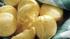 Pão de queijo japonês