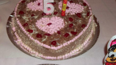 Bolo delicioso de mousse de chocolate