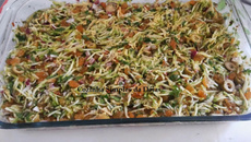 Escache de abobrinhas e uvas passas