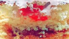 Cupcake delícia de cereja da Marcela